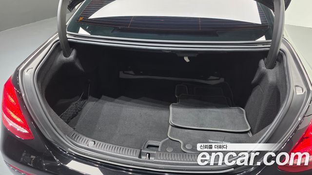 Mercedes-Benz E-Class 2018 — photo 31