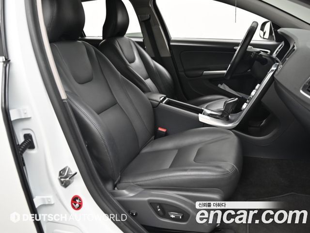 Volvo V60 2017 — photo 10