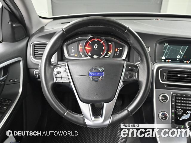 Volvo V60 2017 — photo 13