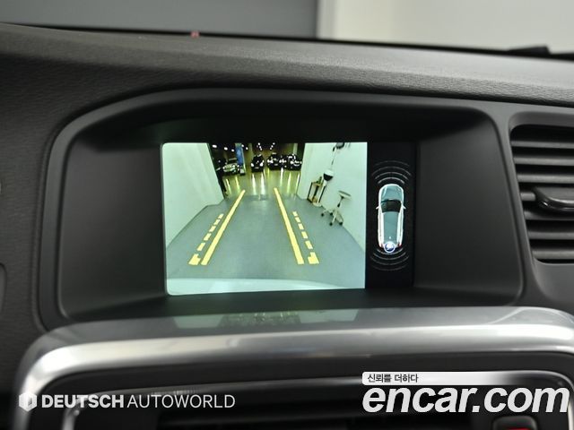 Volvo V60 2017 — photo 15