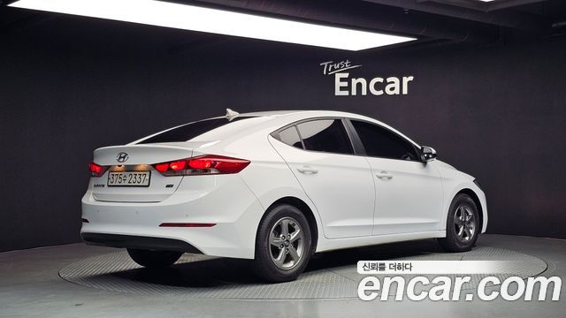 Hyundai AVANTE 2017 — photo 2