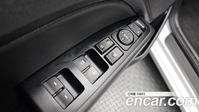 Hyundai AVANTE 2017 — photo 12