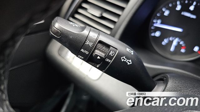 Hyundai AVANTE 2017 — photo 13