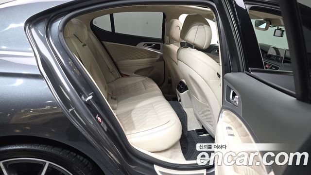 Genesis G70 2018 — photo 18