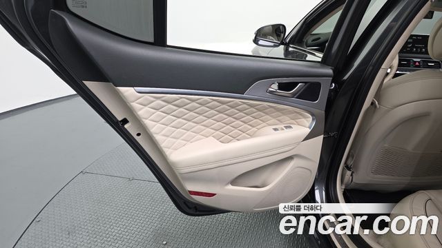 Genesis G70 2018 — photo 15