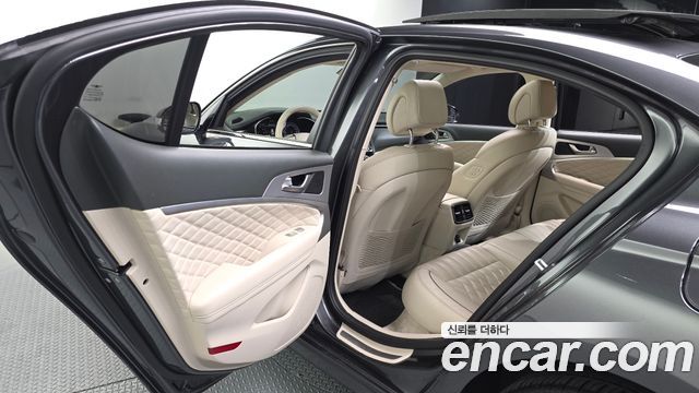 Genesis G70 2018 — photo 16