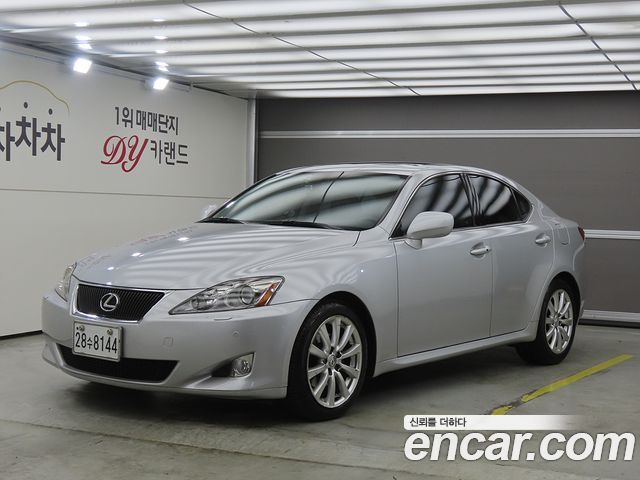 Lexus IS 2008 — photo 1