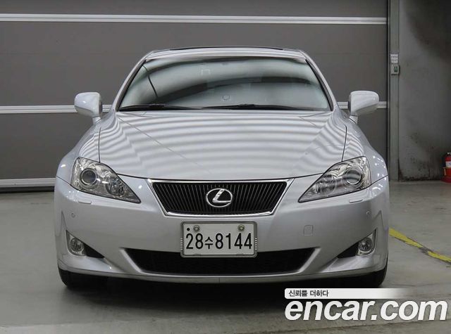 Lexus IS 2008 — photo 2