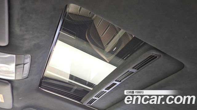 Mercedes-Benz G-Class 2020 — photo 17