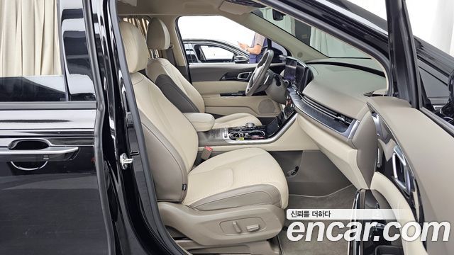 Kia Canival 2023 — photo 17