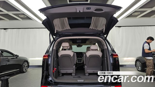 Kia Canival 2023 — photo 26