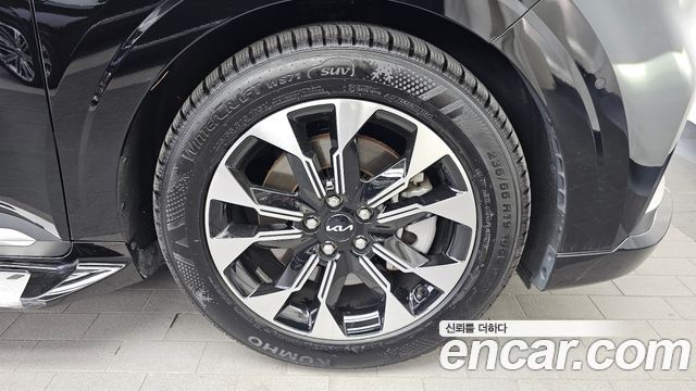 Kia Canival 2023 — photo 7