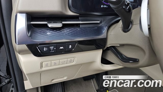Kia Canival 2023 — photo 28