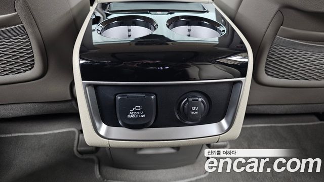 Kia Canival 2023 — photo 31