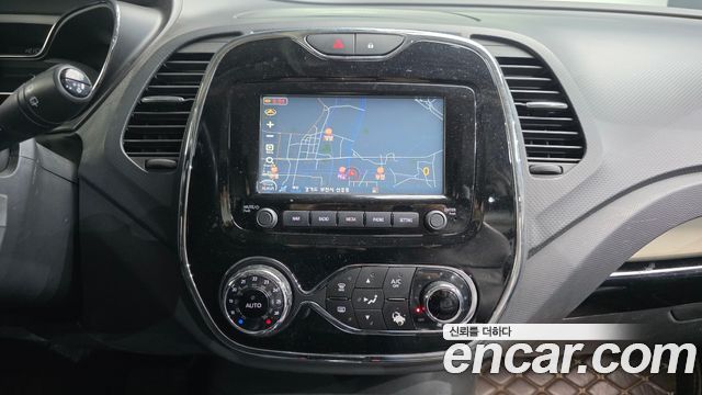 Renault Korea QM3 2016 — photo 14