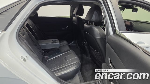 Hyundai AVANTE 2021 — photo 12