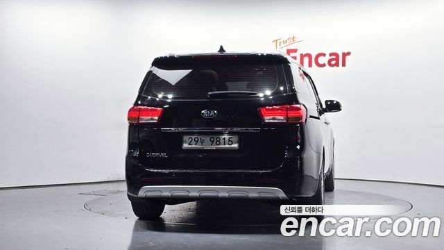 Kia Canival 2018 — photo 4