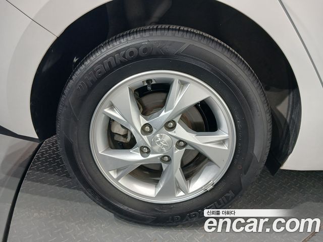 Hyundai AVANTE 2021 — photo 5