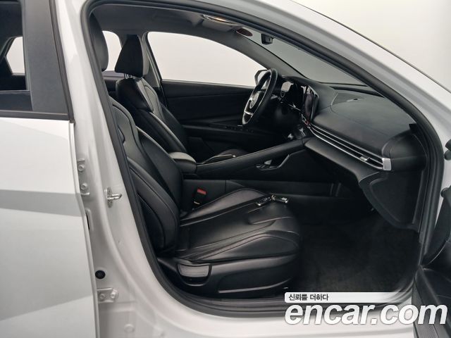 Hyundai AVANTE 2021 — photo 17