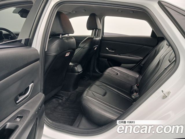 Hyundai AVANTE 2021 — photo 19