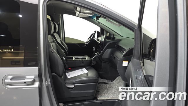 Hyundai Staria 2025 — photo 17