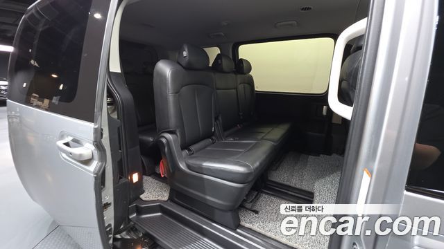 Hyundai Staria 2025 — photo 18