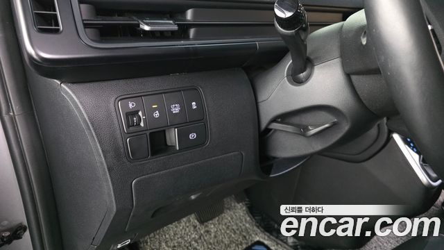 Hyundai Staria 2025 — photo 19