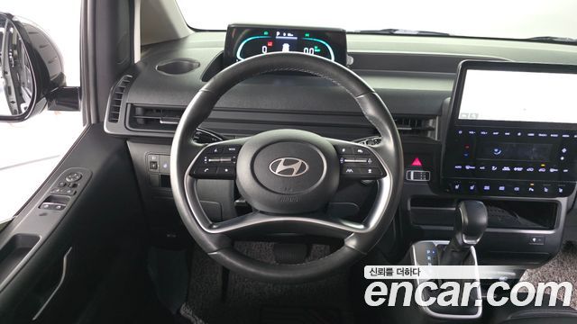 Hyundai Staria 2025 — photo 20