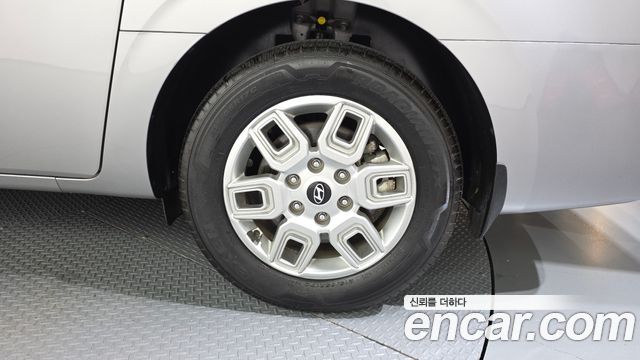 Hyundai Staria 2025 — photo 7