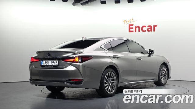 Lexus ES 2026 — photo 2
