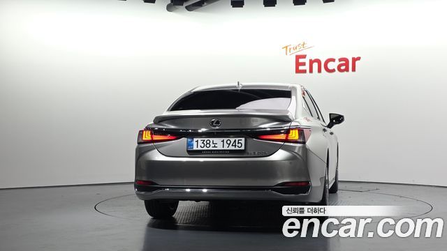 Lexus ES 2026 — photo 4
