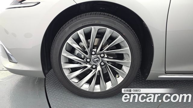 Lexus ES 2026 — photo 5