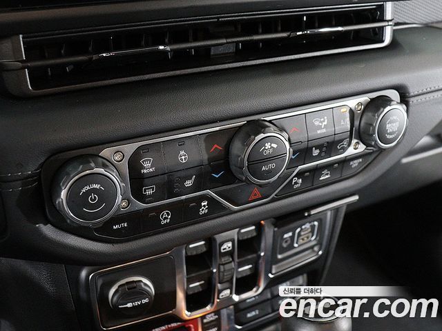 Jeep Wrangler 2024 — photo 16