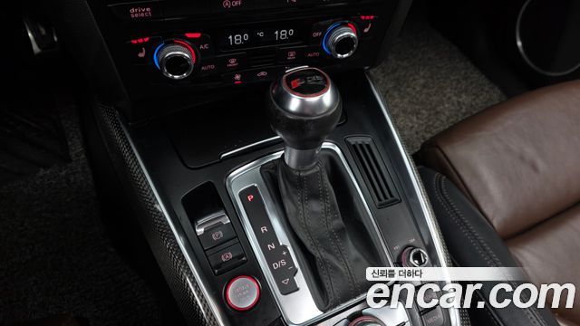 Audi SQ5 2016 — photo 9
