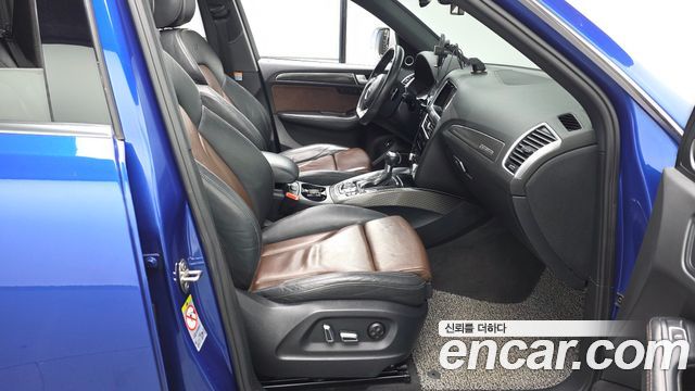 Audi SQ5 2016 — photo 11
