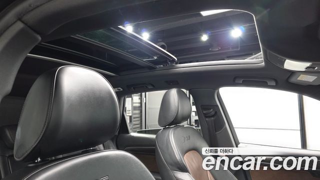 Audi SQ5 2016 — photo 17