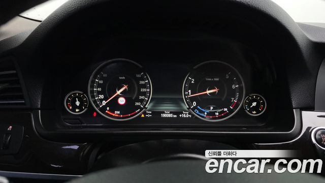 BMW 5-Series 2014 — photo 8