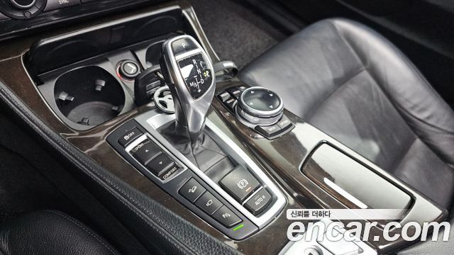 BMW 5-Series 2014 — photo 9