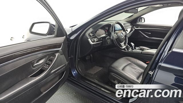 BMW 5-Series 2014 — photo 10