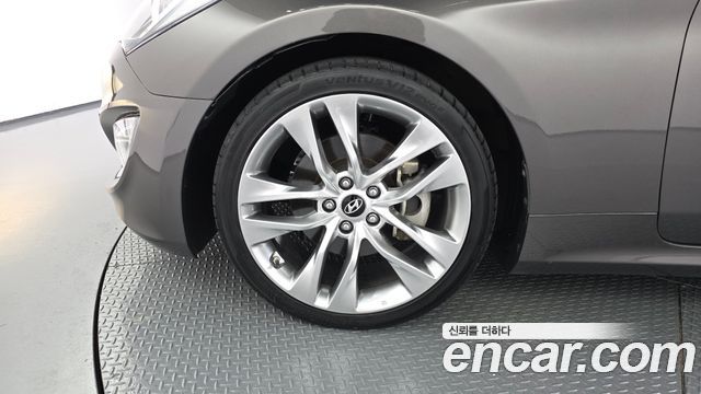 Hyundai Genesis 2012 — photo 5
