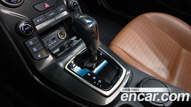 Hyundai Genesis 2012 — photo 9