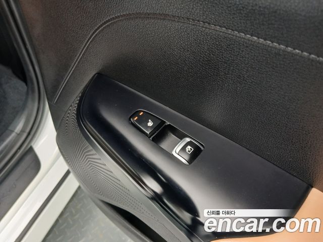 Kia K5 2020 — photo 32