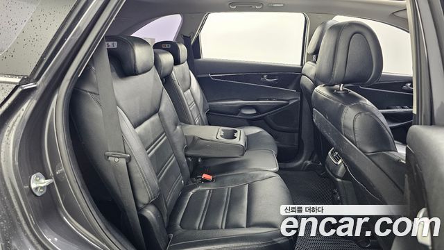 Kia Sorento 2016 — photo 12