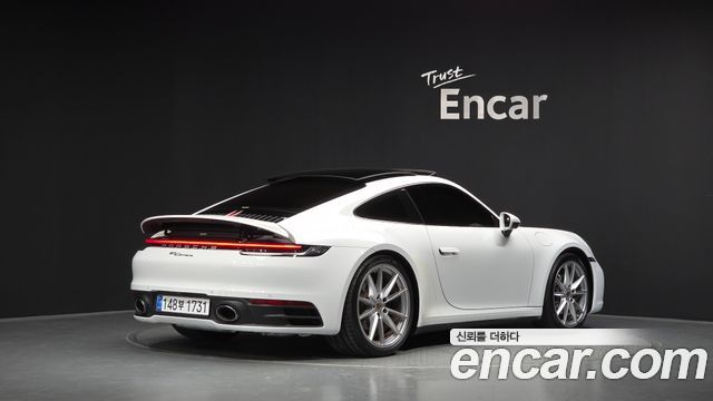Porsche 911 2020 — photo 2