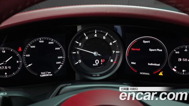 Porsche 911 2020 — photo 11