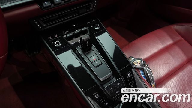 Porsche 911 2020 — photo 12