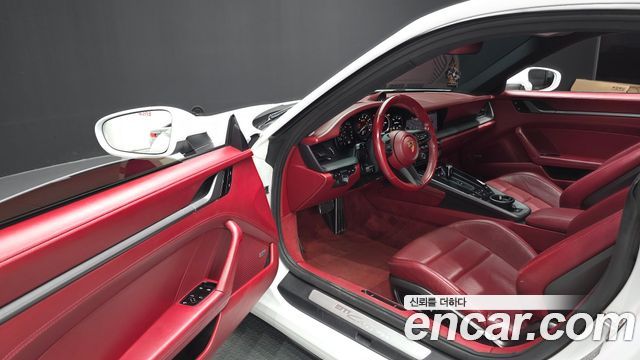 Porsche 911 2020 — photo 13
