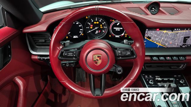 Porsche 911 2020 — photo 19
