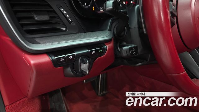 Porsche 911 2020 — photo 26