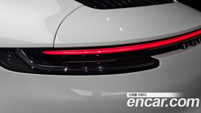 Porsche 911 2020 — photo 9